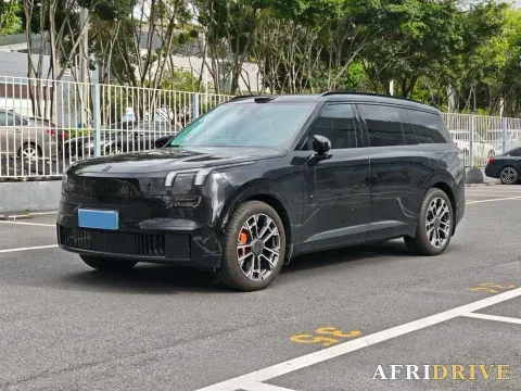 2025 LYNK&CO 900