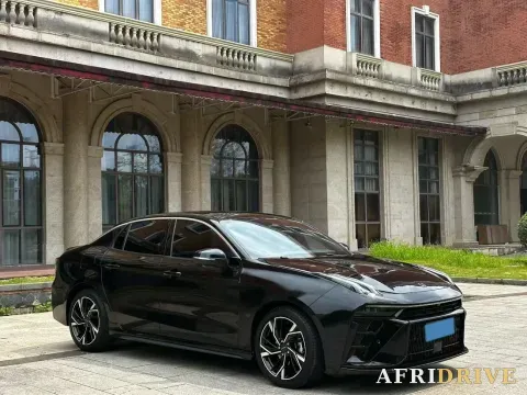 2023 LYNK&CO 03 3