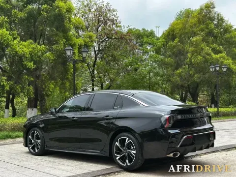 2023 LYNK&CO 03 4