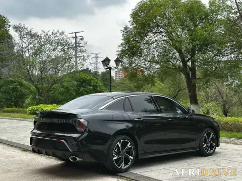 2023 LYNK&CO 03 6