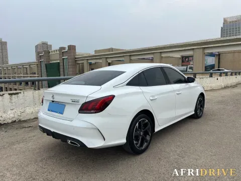 2022 MG 5 4