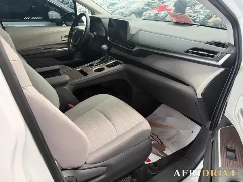 2024 Toyota Sienna 10