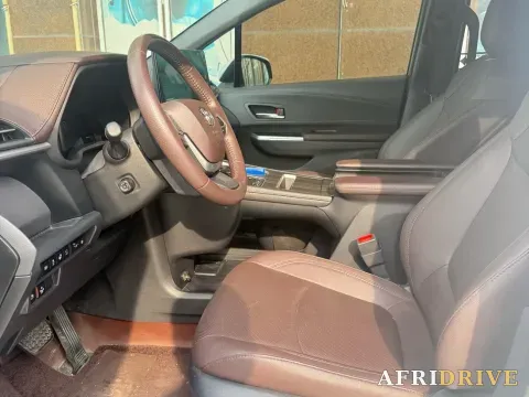 2023 Toyota Sienna 5