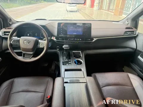 2023 Toyota Sienna 6