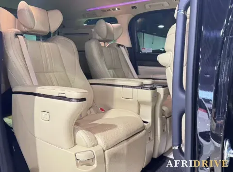 2021 Toyota Alphard 7