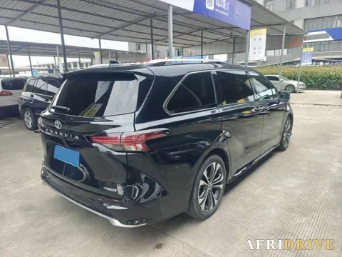2022 Toyota Granvia 3