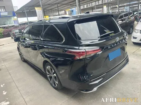 2022 Toyota Granvia 4
