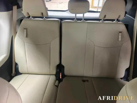 2022 Toyota Granvia 7