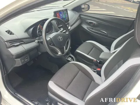 2022 Toyota Yaris L 3