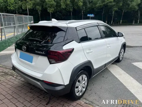 2022 Toyota Yaris L 7