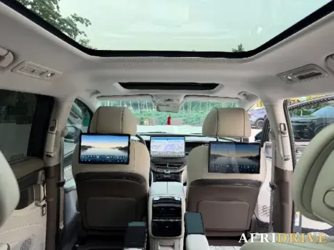 2022 Mercedes-Benz GLC Class 8