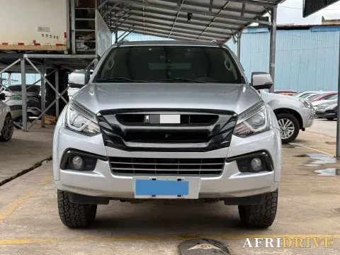 2018 Isuzu Mu-X 2