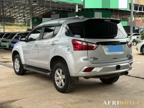 2018 Isuzu Mu-X 4