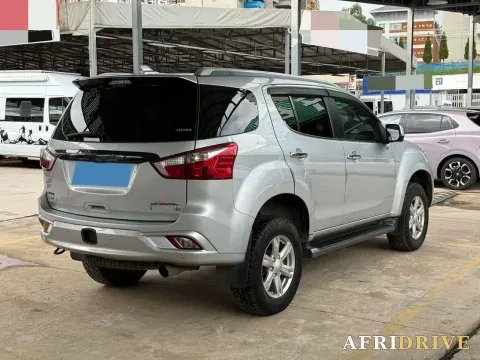 2018 Isuzu Mu-X 6