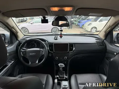 2018 Isuzu Mu-X 9