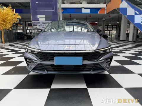2023 Hyundai Elantra 2