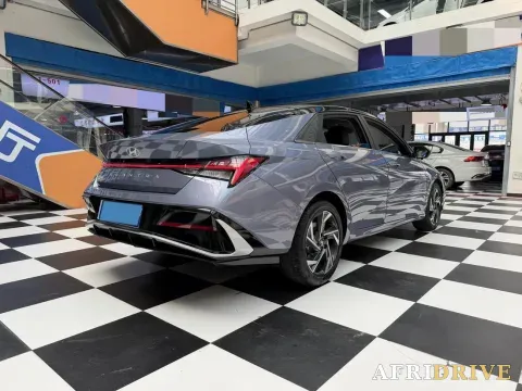 2023 Hyundai Elantra 14