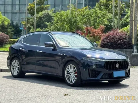 2022 Maserati Levante 3