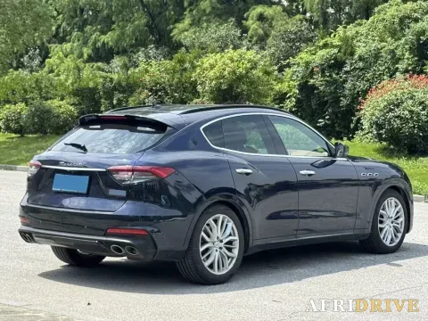 2022 Maserati Levante 6