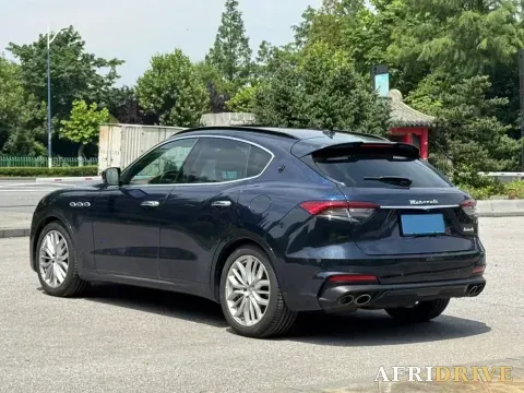 2022 Maserati Levante 8
