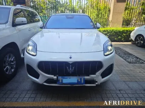 2022 Maserati Levante 2