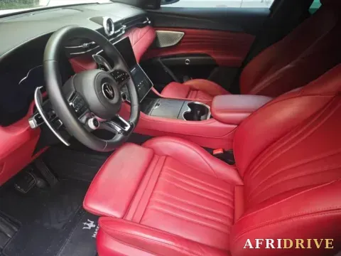 2022 Maserati Levante 3