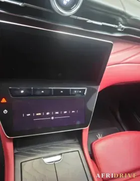 2022 Maserati Levante 4