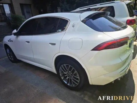 2022 Maserati Levante 7
