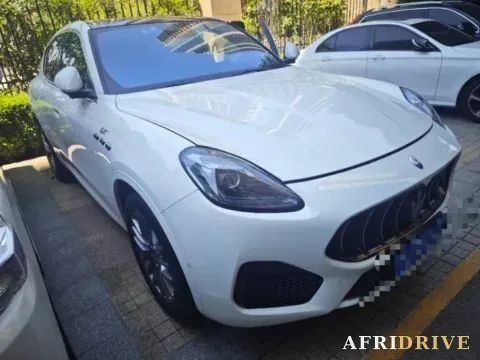 2022 Maserati Levante 8