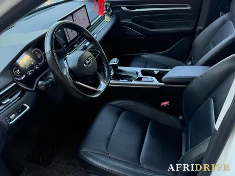 2023 Geely Emgrand 5
