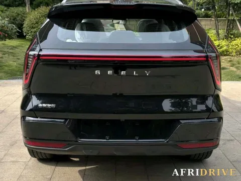 2025 Geely StarRay 8