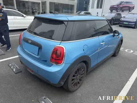 2018 MINI MINI 4