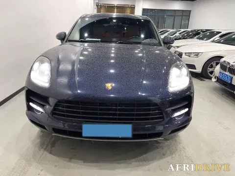 2018 Porsche Macan 2