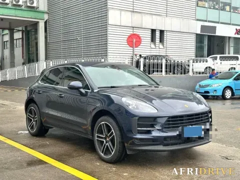 2020 Porsche Macan 2