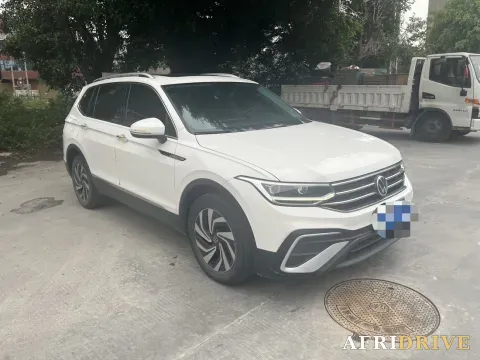2022 Volkswagen Tiguan L 3