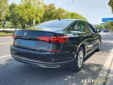 2022 Volkswagen Passat 2