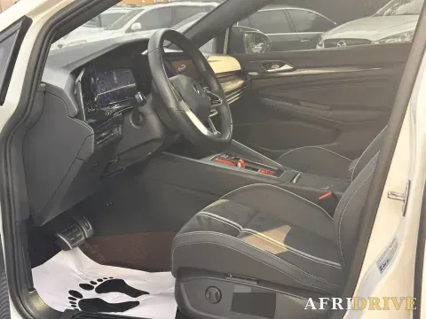 2023 Volkswagen Golf 4