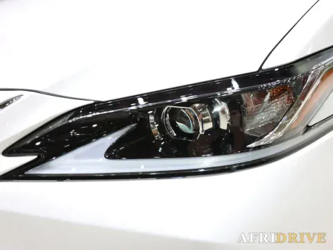 2023 Lexus ES 7