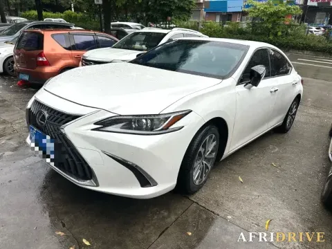 2022 Lexus ES