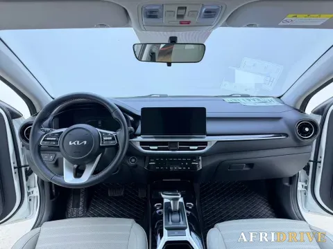 2023 Kia K3 8
