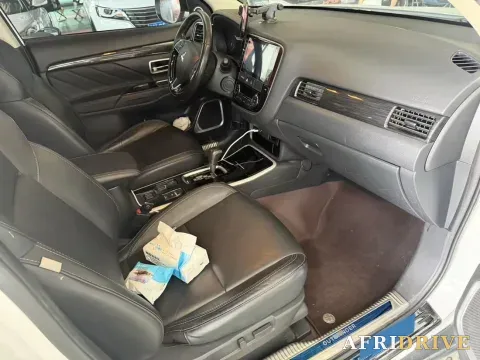 2019 Mitsubishi Outlander 4