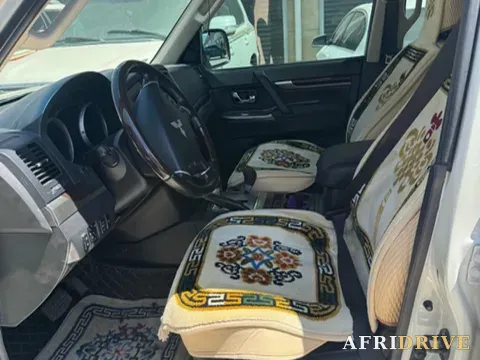 2018 Mitsubishi Pajero 4