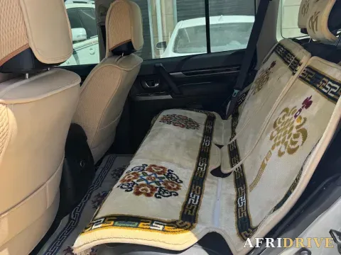 2018 Mitsubishi Pajero 5