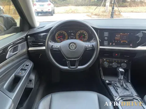 2019 Volvo V40 5