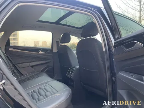 2019 Volvo V40 8