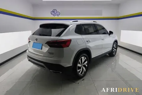 2019 Jeep Cherokee 8