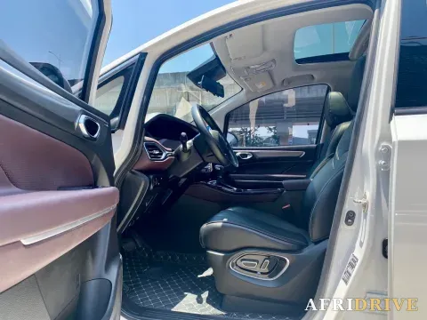2023 GAC Trumpchi M6 5