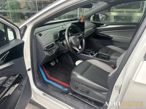 2022 Neta S 4