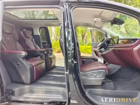 2023 HongQi HQ9 4