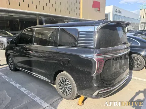 2024 HongQi HQ9 3